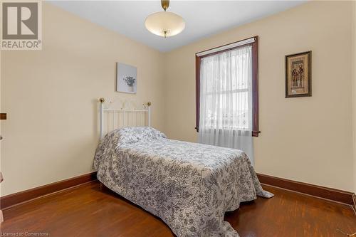 155 Walter Avenue S, Hamilton, ON - Indoor Photo Showing Bedroom