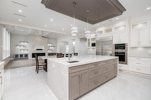 9065 164 Street, Surrey, BC - Indoor Photo Showing Kitchen With Upgraded Kitchen