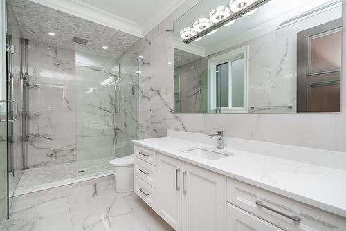 9065 164 Street, Surrey, BC - Indoor Photo Showing Bathroom