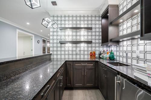 9065 164 Street, Surrey, BC - Indoor Photo Showing Kitchen