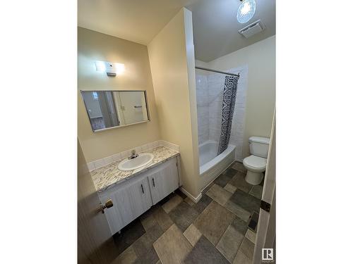 11540 139 Av Nw, Edmonton, AB - Indoor Photo Showing Bathroom