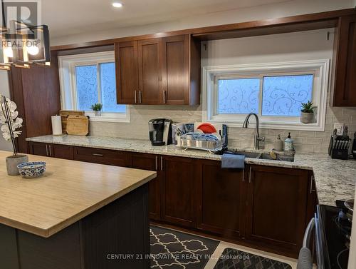 7326 Redfox Road, Mississauga, ON - Indoor Photo Showing Kitchen