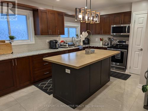 7326 Redfox Road, Mississauga, ON - Indoor Photo Showing Kitchen