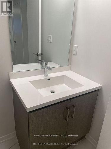 189 - 141 Honeycrisp Crescent, Vaughan, ON - Indoor Photo Showing Bathroom