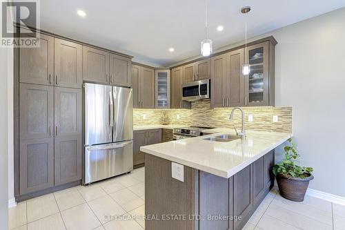 22 Kawana Road W, Brampton, ON - Indoor Photo Showing Kitchen With Double Sink With Upgraded Kitchen