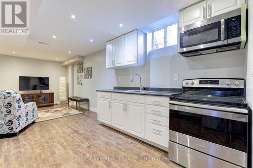 22 Kawana Road W, Brampton, ON - Indoor Photo Showing Kitchen