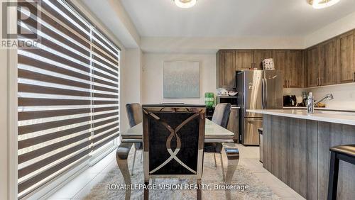 409 Provident Way, Hamilton, ON - Indoor Photo Showing Kitchen