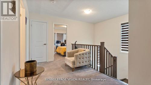 409 Provident Way, Hamilton, ON - Indoor Photo Showing Other Room