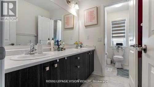 409 Provident Way, Hamilton, ON - Indoor Photo Showing Bathroom