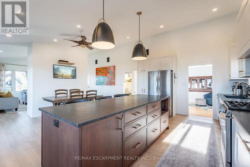 6 Arcade Crescent, Hamilton, ON - Indoor Photo Showing Kitchen