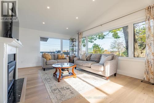 6 Arcade Crescent, Hamilton, ON - Indoor Photo Showing Living Room With Fireplace