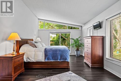 404 Line 2 Road, Niagara-On-The-Lake, ON - Indoor Photo Showing Bedroom