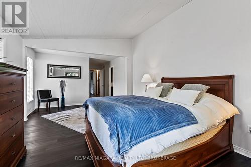 404 Line 2 Road, Niagara-On-The-Lake, ON - Indoor Photo Showing Bedroom