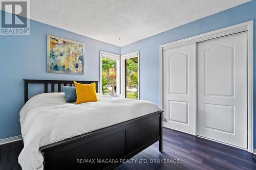 404 Line 2 Road, Niagara-On-The-Lake, ON - Indoor Photo Showing Bedroom