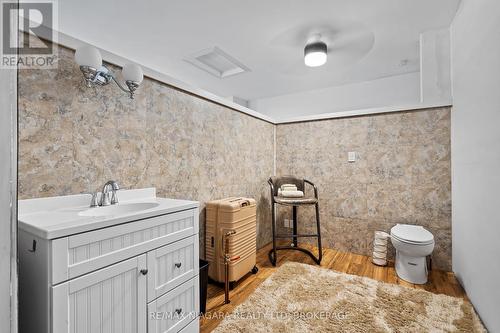 404 Line 2 Road, Niagara-On-The-Lake, ON - Indoor Photo Showing Bathroom