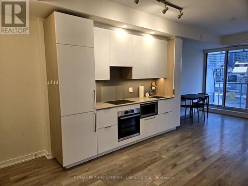 905 - 28 Freeland Street, Toronto, ON - Indoor Photo Showing Kitchen