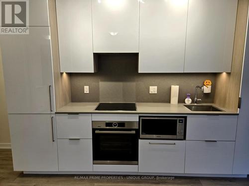 905 - 28 Freeland Street, Toronto, ON - Indoor Photo Showing Kitchen