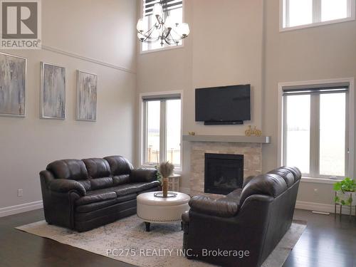 94 Beech Boulevard, Tillsonburg, ON - Indoor Photo Showing Living Room With Fireplace