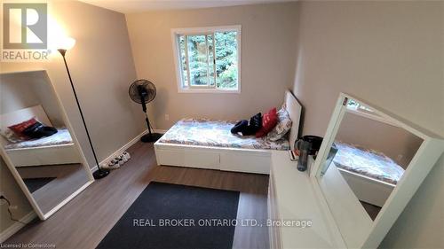 39 Sable Drive, Hamilton, ON - Indoor Photo Showing Bedroom