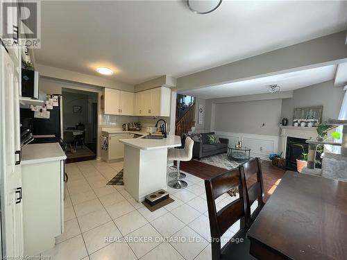 39 Sable Drive, Hamilton, ON - Indoor Photo Showing Kitchen