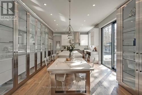 136 Avondale Court, Burlington, ON - Indoor Photo Showing Dining Room