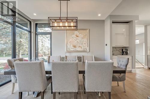 136 Avondale Court, Burlington, ON - Indoor Photo Showing Dining Room