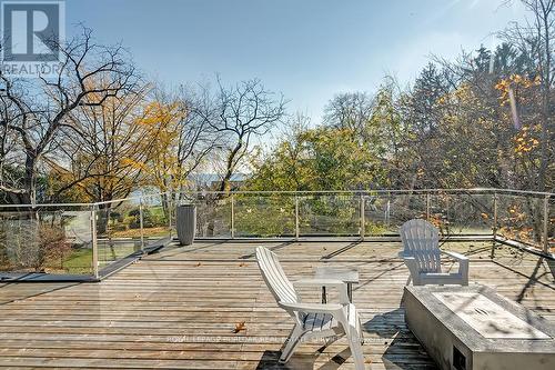 136 Avondale Court, Burlington, ON - Outdoor