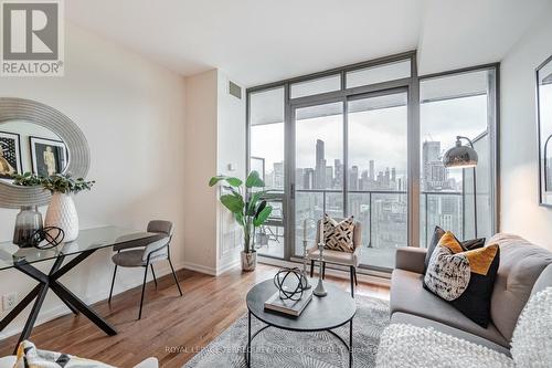 3304 - 33 Lombard Street, Toronto, ON - Indoor Photo Showing Living Room