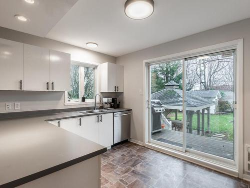 Kitchen - 650 Rue Du Mimosa, Saint-Amable, QC - Indoor Photo Showing Kitchen With Double Sink