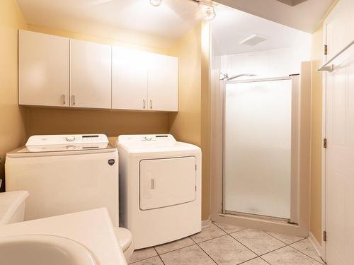 Bathroom - 650 Rue Du Mimosa, Saint-Amable, QC - Indoor Photo Showing Laundry Room