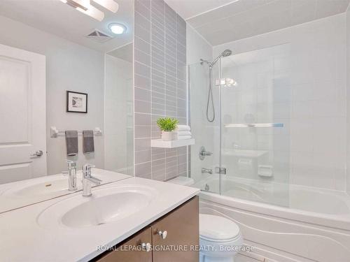 1206-225 Sherway Gardens Rd, Toronto, ON - Indoor Photo Showing Bathroom