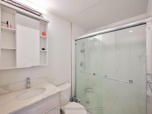 3205-60 Frederick St, Kitchener, ON - Indoor Photo Showing Bathroom