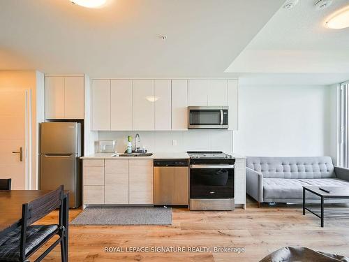 3205-60 Frederick St, Kitchener, ON - Indoor Photo Showing Kitchen