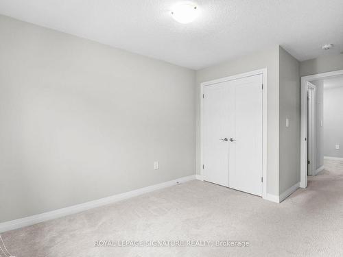 17 Laguna Village Cres, Hamilton, ON - Indoor Photo Showing Other Room