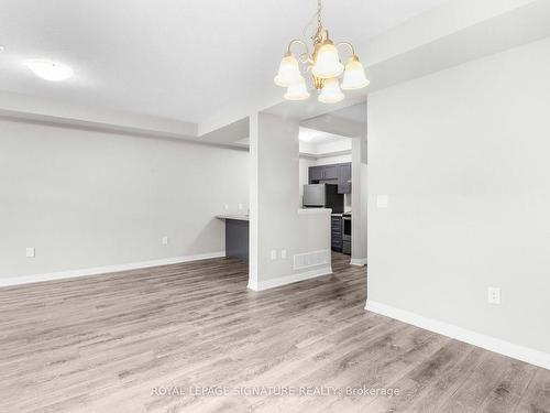 17 Laguna Village Cres, Hamilton, ON - Indoor Photo Showing Other Room