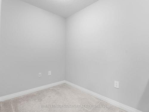 17 Laguna Village Cres, Hamilton, ON - Indoor Photo Showing Other Room