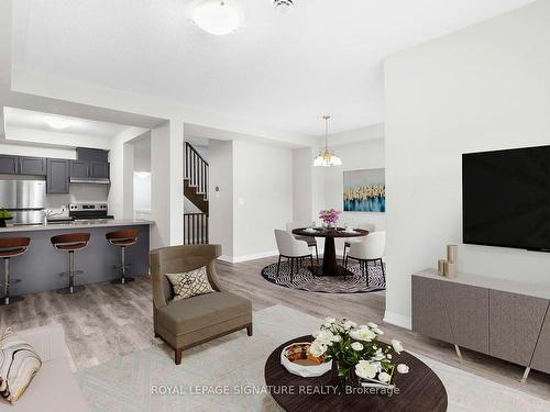 17 Laguna Village Cres, Hamilton, ON - Indoor Photo Showing Living Room