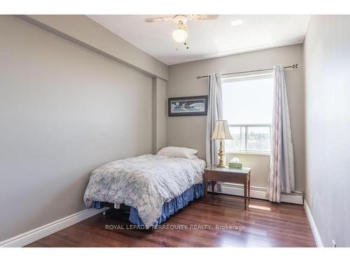 908-6400 Huggins St, Niagara Falls, ON - Indoor Photo Showing Bedroom