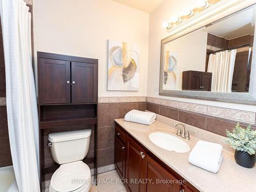 223 Simon St, Shelburne, ON - Indoor Photo Showing Bathroom