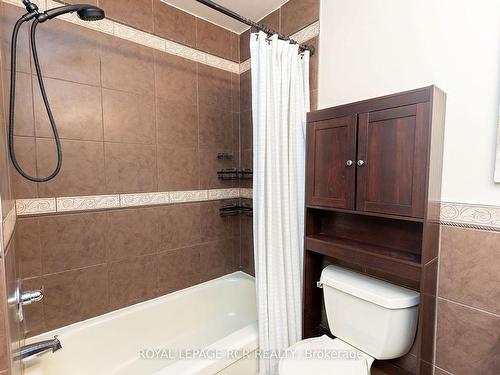 223 Simon St, Shelburne, ON - Indoor Photo Showing Bathroom