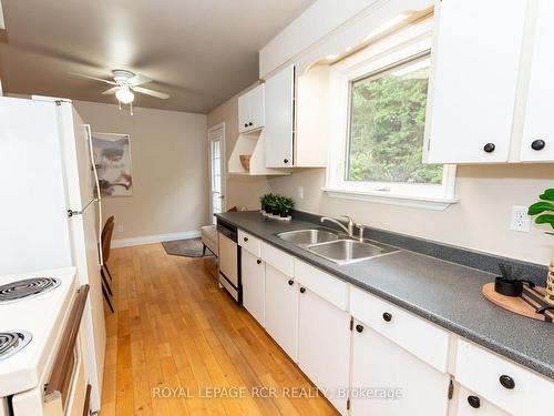 223 Simon St, Shelburne, ON - Indoor Photo Showing Kitchen With Double Sink