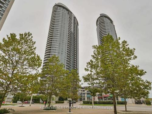 623-135 Village Green Sq, Toronto, ON - Outdoor With Facade