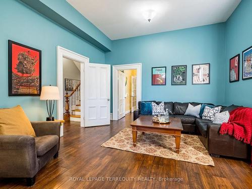 14576 Old Simcoe Rd, Scugog, ON - Indoor Photo Showing Living Room