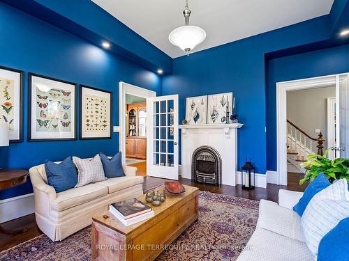 14576 Old Simcoe Rd, Scugog, ON - Indoor Photo Showing Living Room With Fireplace