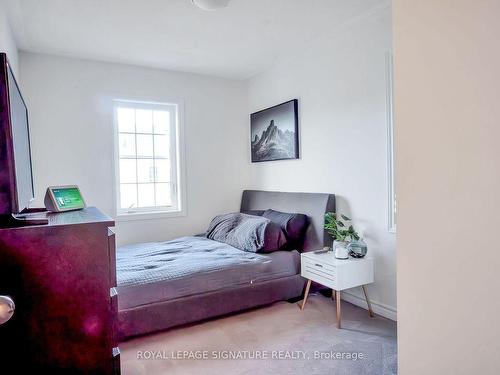 31 Honey Crisp Lane, Clarington, ON - Indoor Photo Showing Bedroom