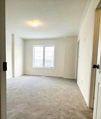 31 Honey Crisp Lane, Clarington, ON - Indoor Photo Showing Other Room