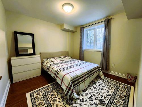 Bsmnt-7 Gamble Glen Cres, Richmond Hill, ON - Indoor Photo Showing Bedroom