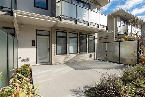 104-1102 Cameron Avenue, Kelowna, BC - Outdoor With Balcony