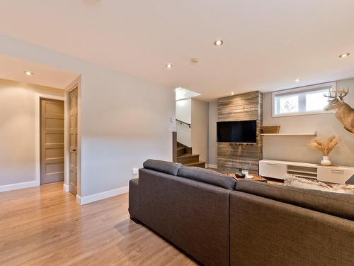 Salon - 516 Rue Des Cerisiers, Coaticook, QC - Indoor Photo Showing Living Room With Fireplace