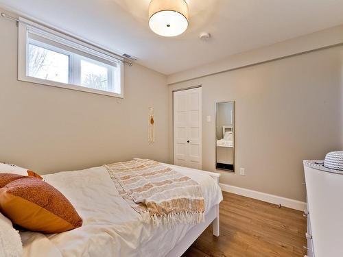 Chambre Ã Â coucher - 516 Rue Des Cerisiers, Coaticook, QC - Indoor Photo Showing Bedroom